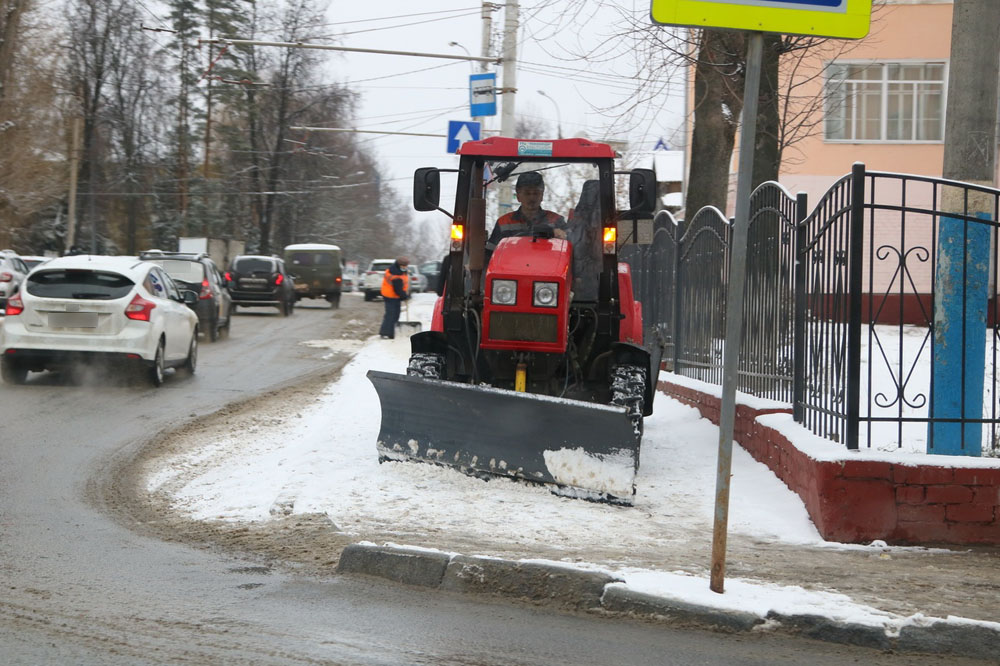 «А тракторок только по праздникам»: жители Брянской области жалуются на «снежный плен»