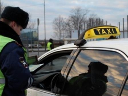 В Брянске выявили таксистов-нелегалов