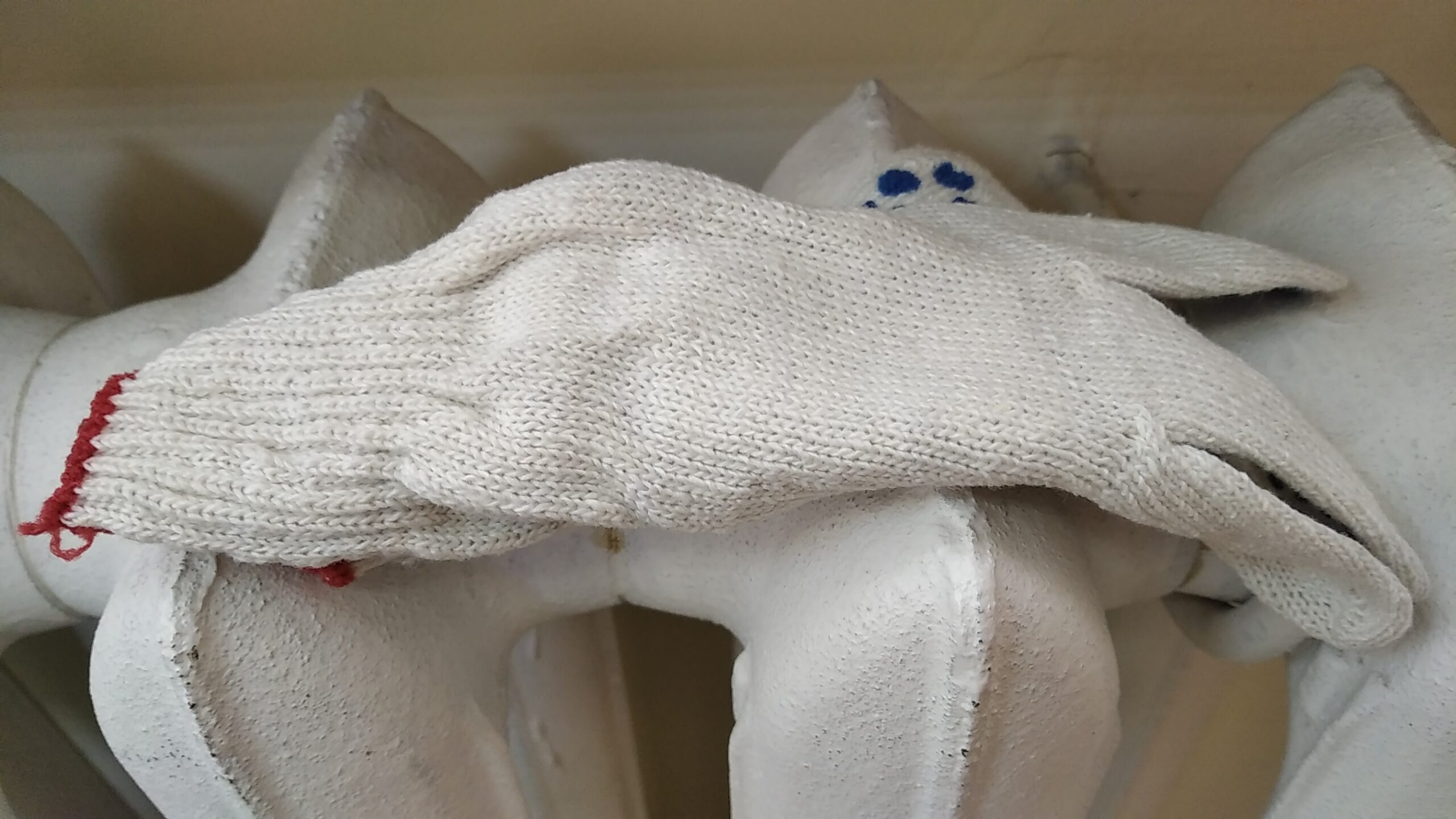 Прямо как хирурги: брянские коммунальщики забыли перчатку в системе и оставили дом без тепла
