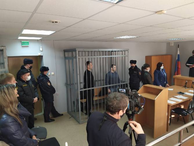 В Брянске вынесен приговор бывшим полицейским за взятку