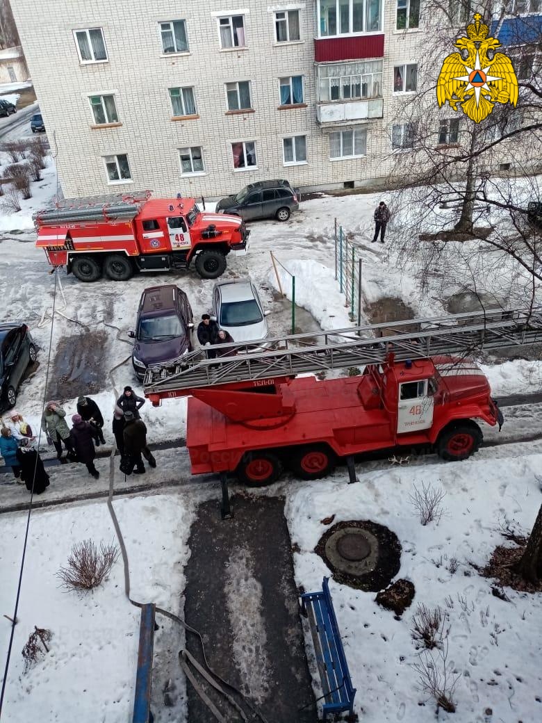 Из многоэтажки в Трубчевске эвакуировали 11 человек