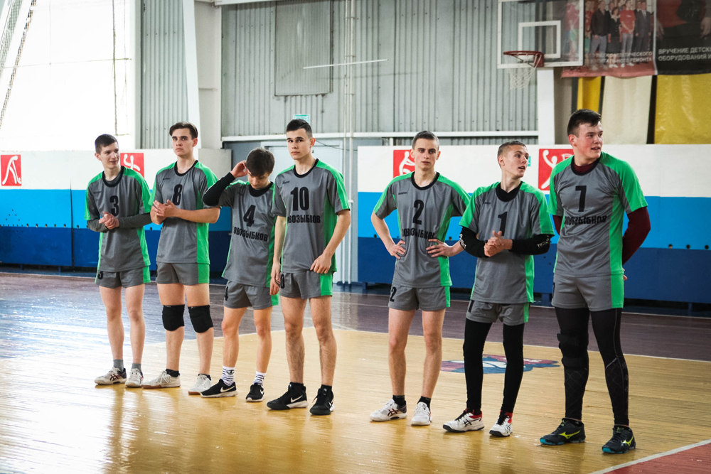Волейболисты из Новозыбкова вышли в финал областного первенства