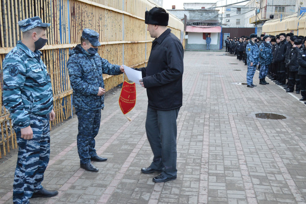 Руководитель отряда. Отряд осужденных. Начальника отряда осужденных. Начальник отряда в колонии. Начальник исправительного учреждения.