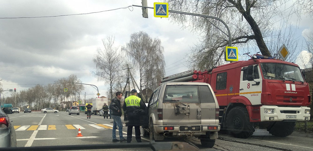 В Брянском районе Isuzu протаранил Volkswagen