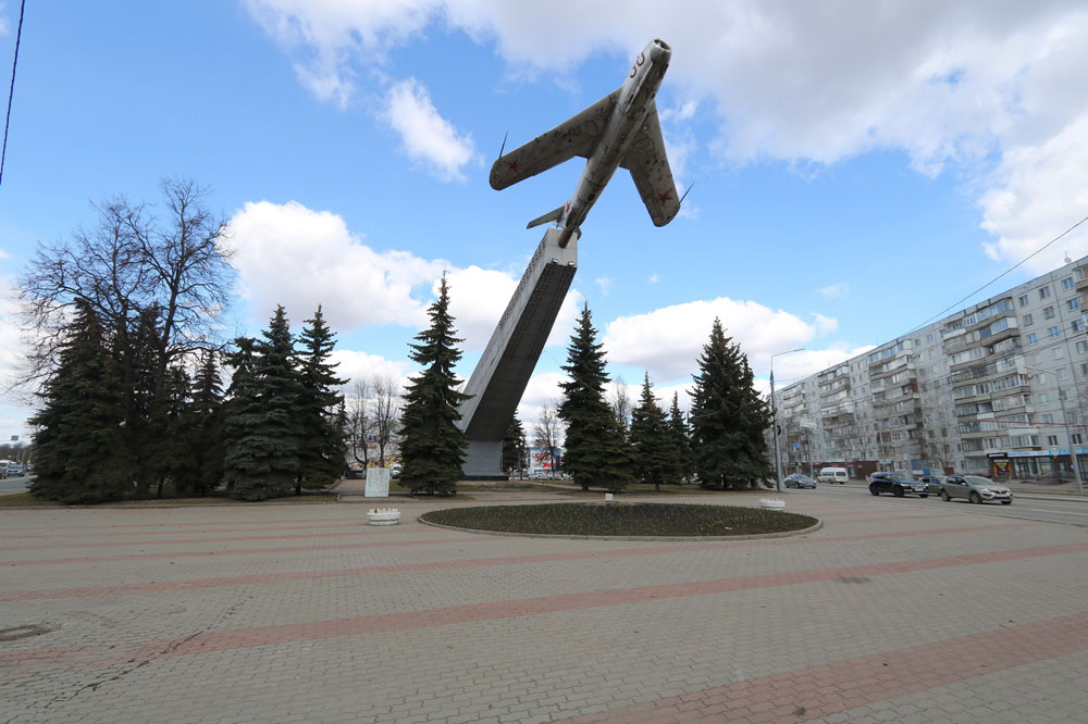 У памятника Летчикам в Брянске планируют выложить плитку в виде георгиевской ленты