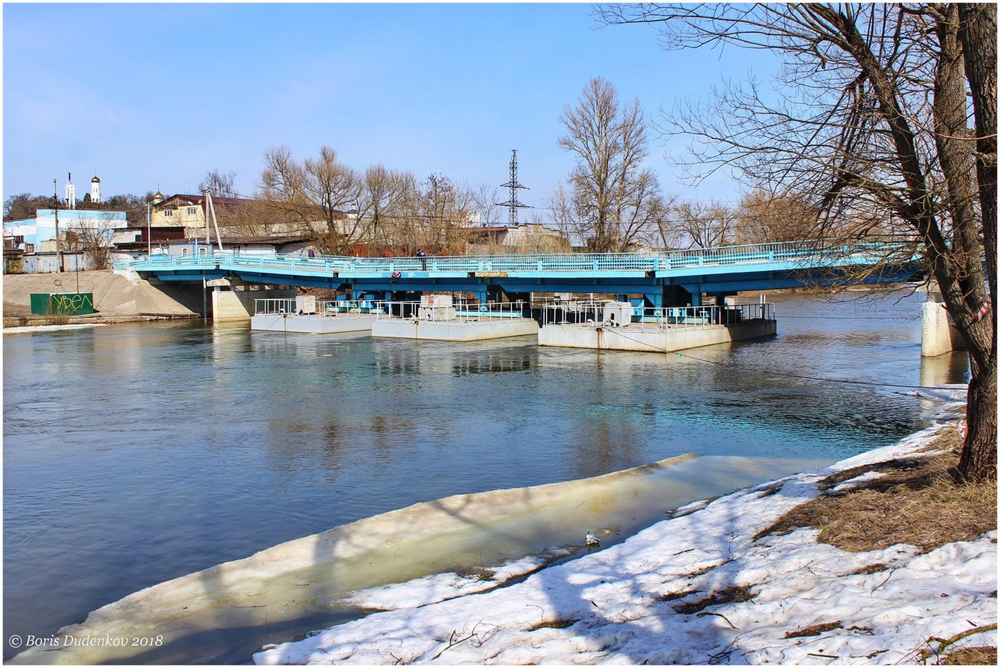 Понтонный мост в Брянске закрыли для транспорта
