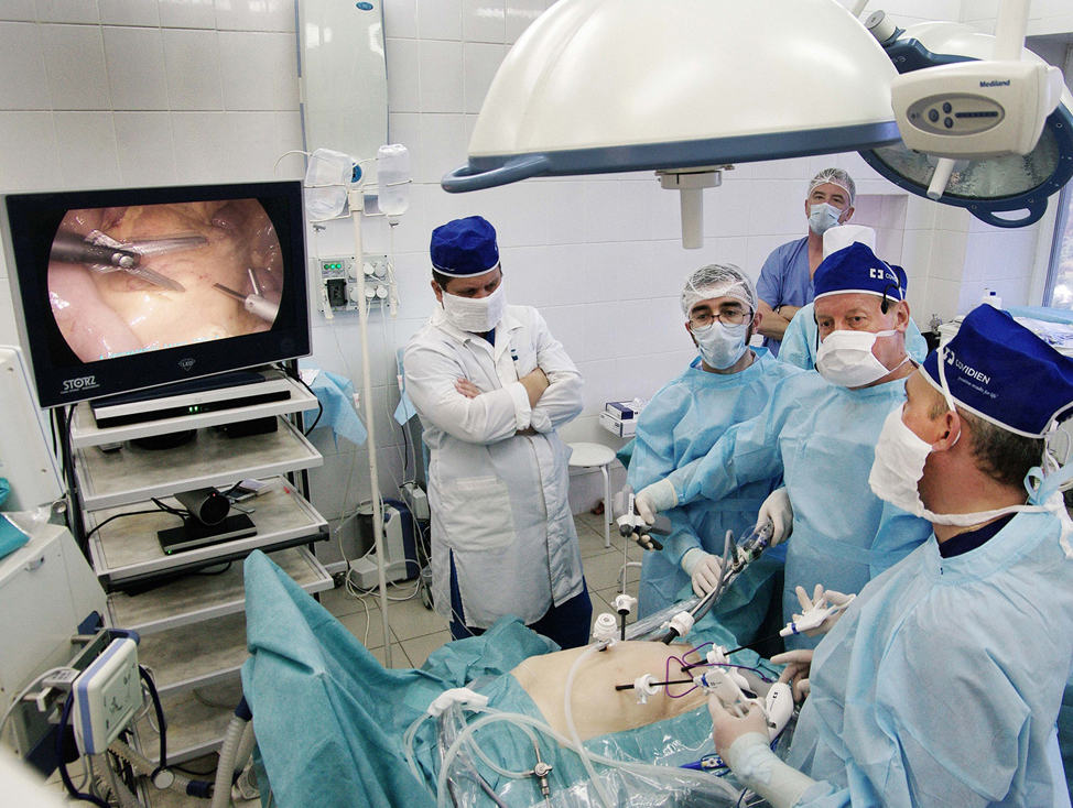 Брянские хирурги получили оборудование для высокотехнологичных операций