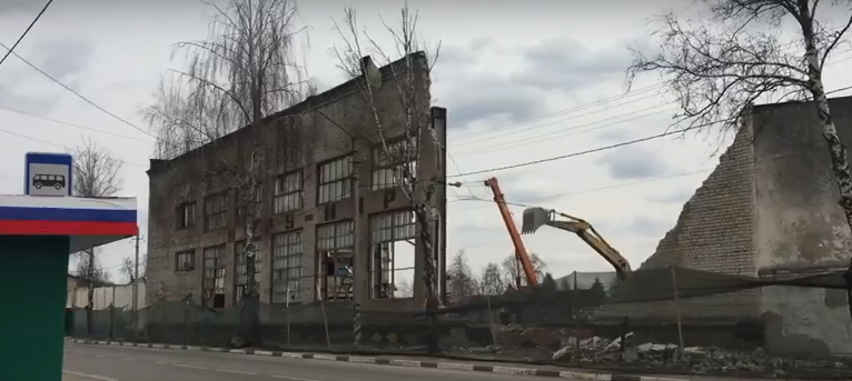 «Прощай, легенда»: завод машин и запчастей в Карачеве сравняли с землей