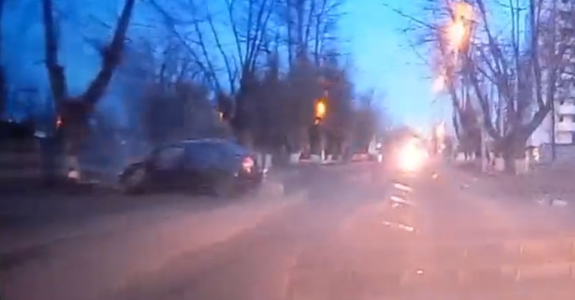 Момент ДТП на улице Почтовой в Брянске попал на видео