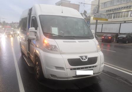 В брянской маршрутке пассажирка сломала нос