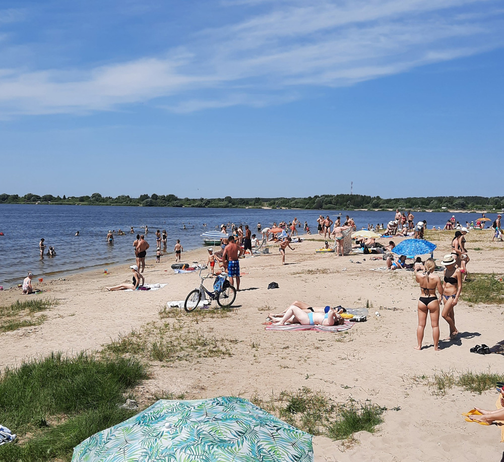 В жаркие выходные брянцы устремились на пляжи