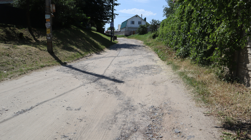 Обещанного ремонта дороги в селе Супонево под Брянском ждут два года