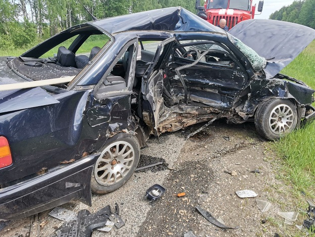 Водитель Kia Rio погиб, еще один пострадавший и двое детей в больнице – жуткое ДТП произошло в Климовском районе