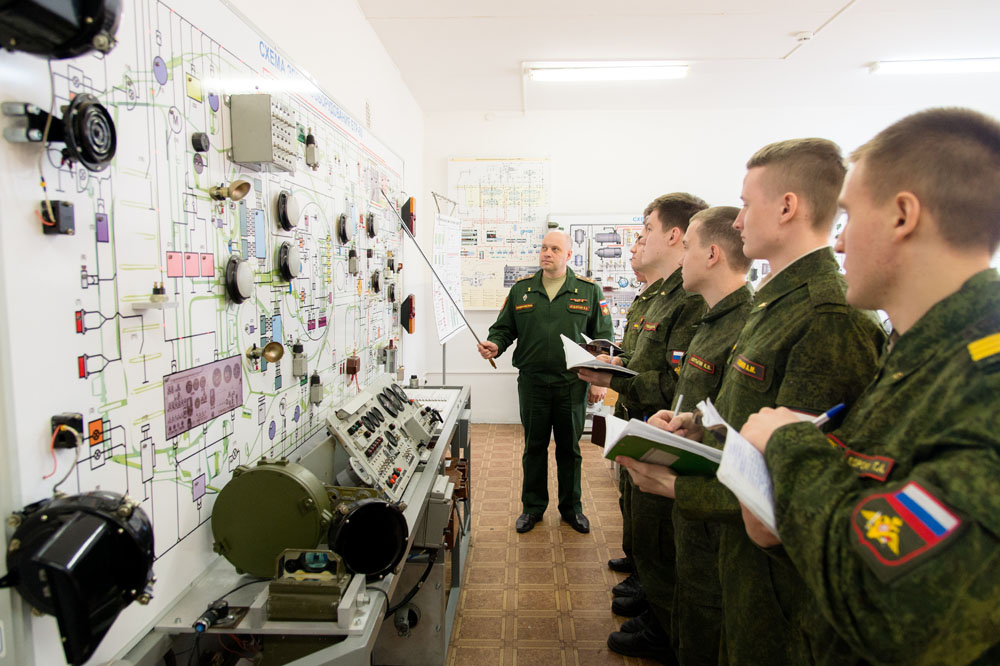 Военно учебные заведения презентация