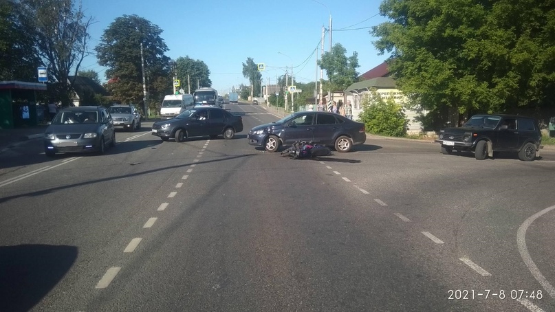 В аварии в Брянском районе мопедист получил травму паха