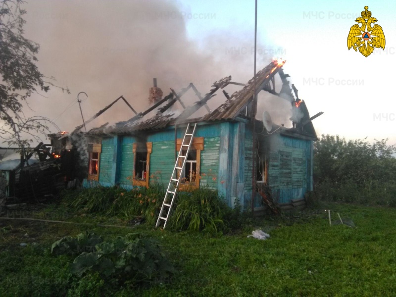 В Комаричском районе сгорел жилой дом