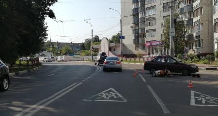 В Брянске 70-летний водитель сбил мопед