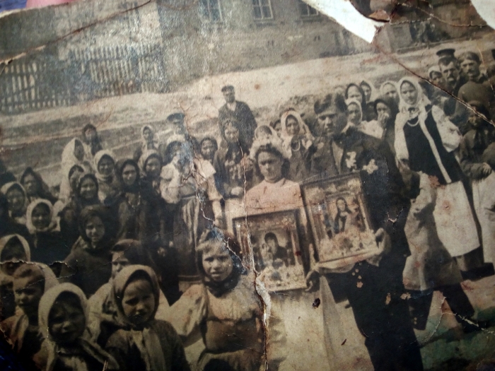 В селе под Клинцами инсценировали деревенскую свадьбу по старинной фотографии