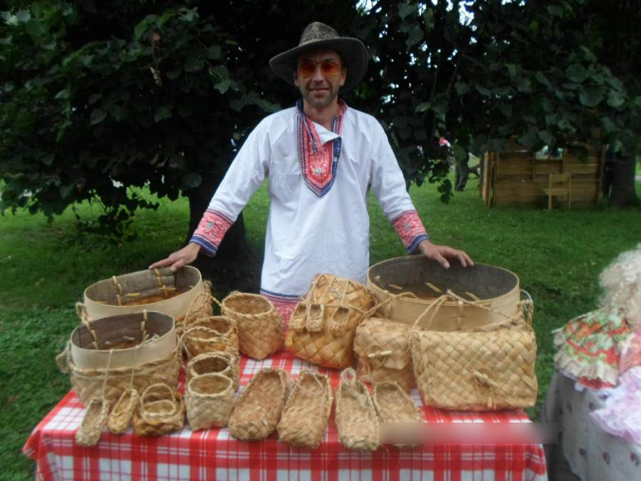 В Брянске готовят персональную выставку мастера народных ремесел
