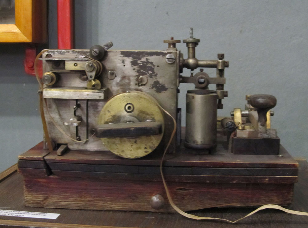Пишущий телеграфный аппарат начала XX века из Унечи связали с революцией