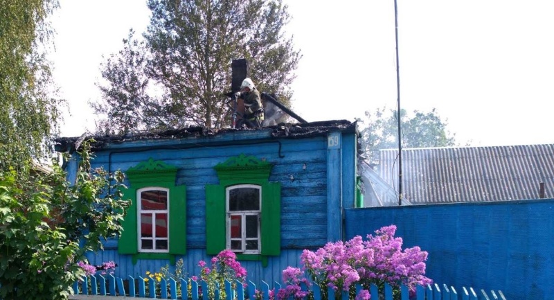 В Климовском районе сгорел жилой дом, пострадал человек