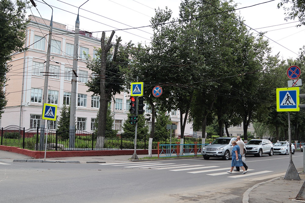 В Брянске почти 10 тысяч дорожных знаков
