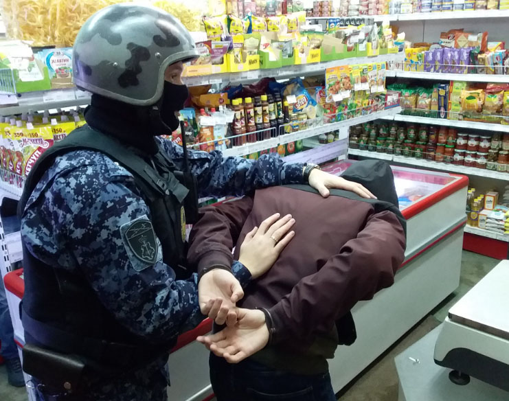 В Брянске в магазине задержали вора-рецидивиста