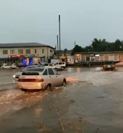 В Навле после дождя подтопило дороги
