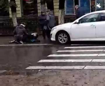Невнимательная автоледи сбила на «зебре» 69-летнюю женщину в Брянске