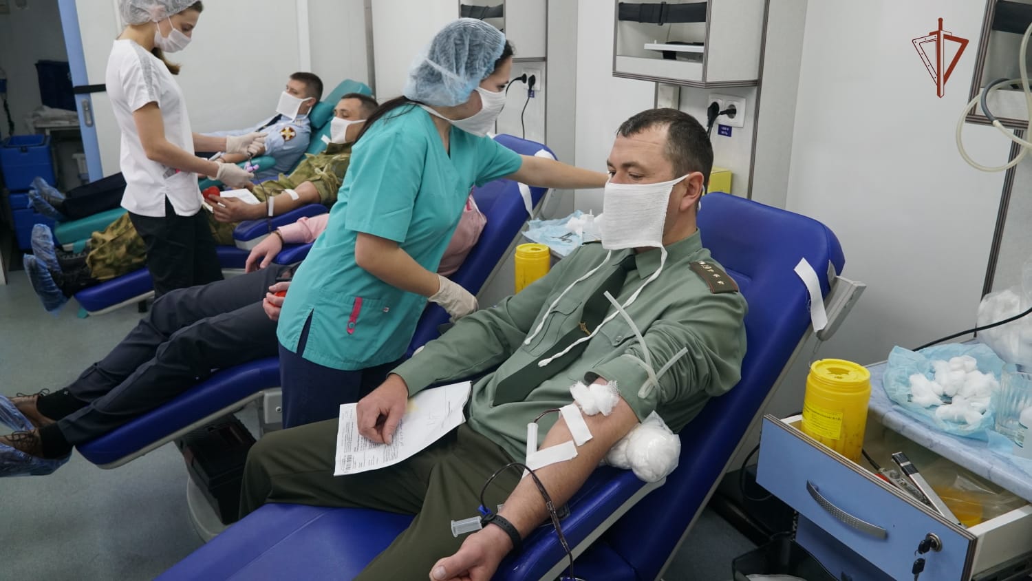 Росгвардейцы пополнили банк донорской крови Брянской области на 22 литра