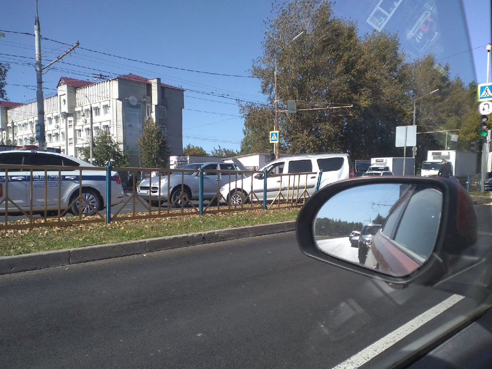 Три автомобиля попали в ДТП на проспекте Станке Димитрова в Брянске