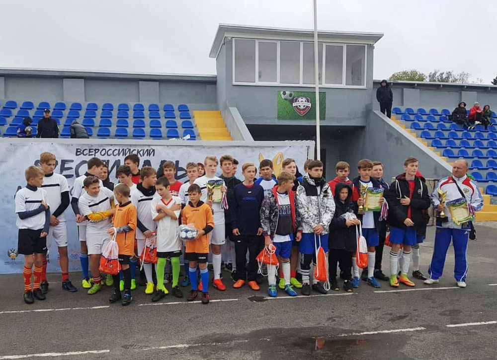 Юные футболисты Брянского района, Новозыбкова и Почепа отличились в дворовой лиге области
