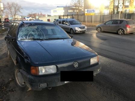 Водитель потянулся за мобильным и сбил пешехода в Брянске