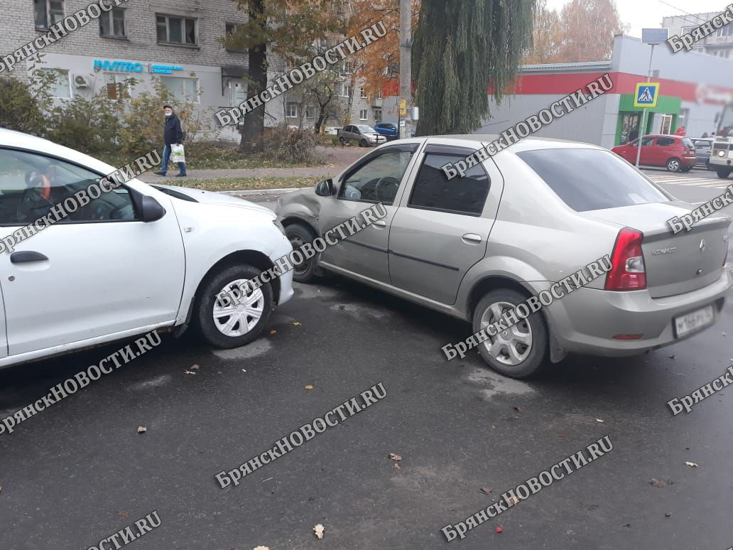 В Новозыбкове произошло ДТП с двумя «Рено Логан» | 19.10.2021 | Брянск -  БезФормата