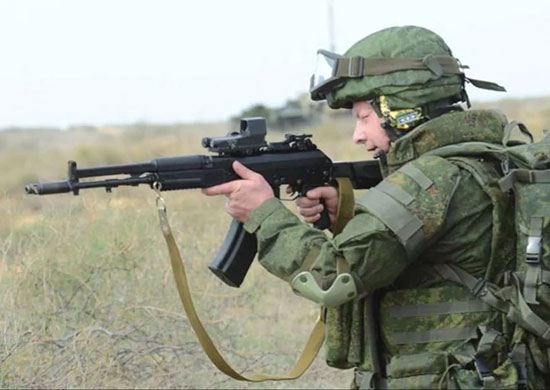 Мотострелковая дивизия в Брянской области получила 600 единиц современного оружия