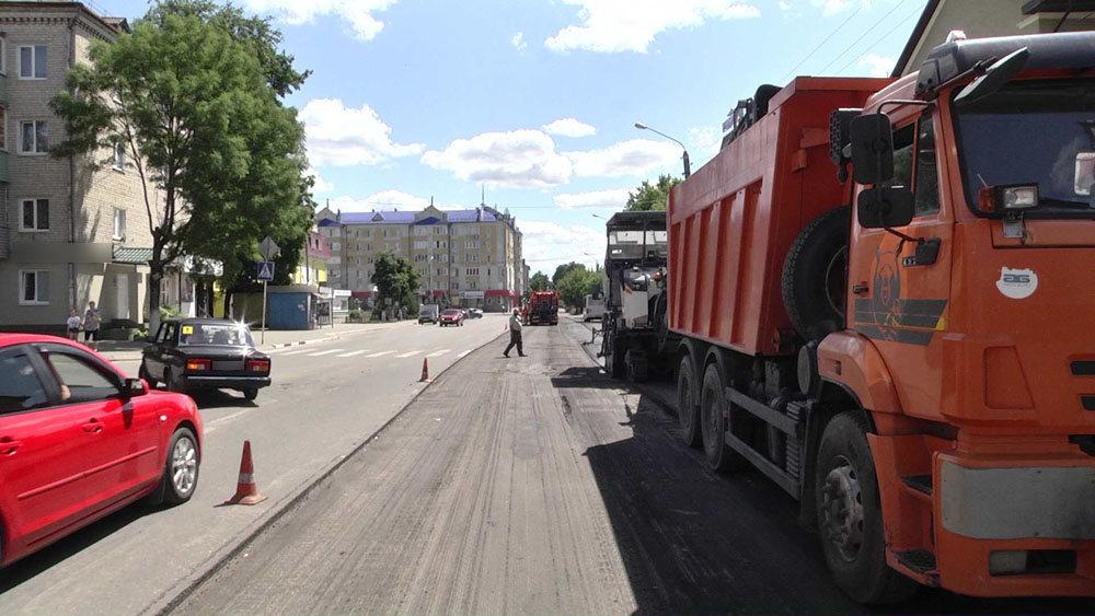 На сорванные сроки и недостатки при ремонте дорог в Клинцах не обратили внимания