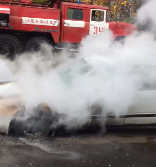 В Жуковке прямо на дороге загорелась Audi