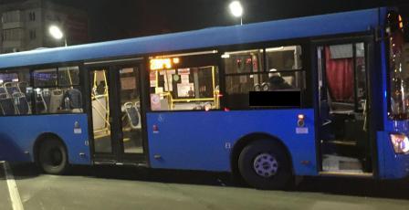 В Брянске в автобусе упала пассажирка