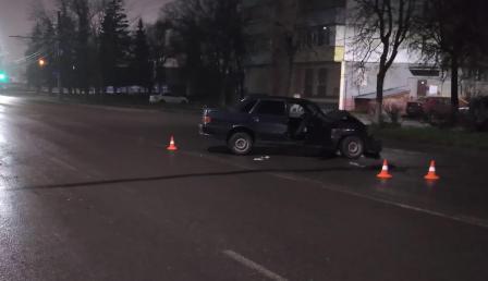 Водитель ВАЗа устроил ДТП на Литейной в Брянске