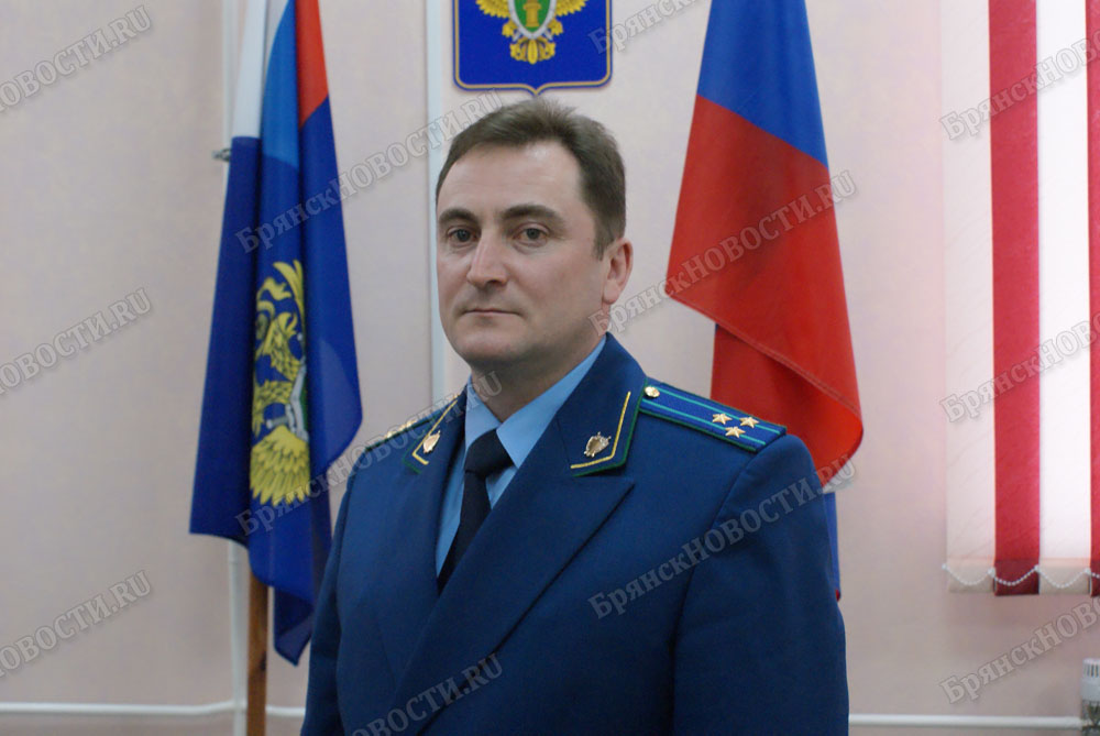 Межрайонный прокурор из Новозыбкова показал отличный результат в стрельбе