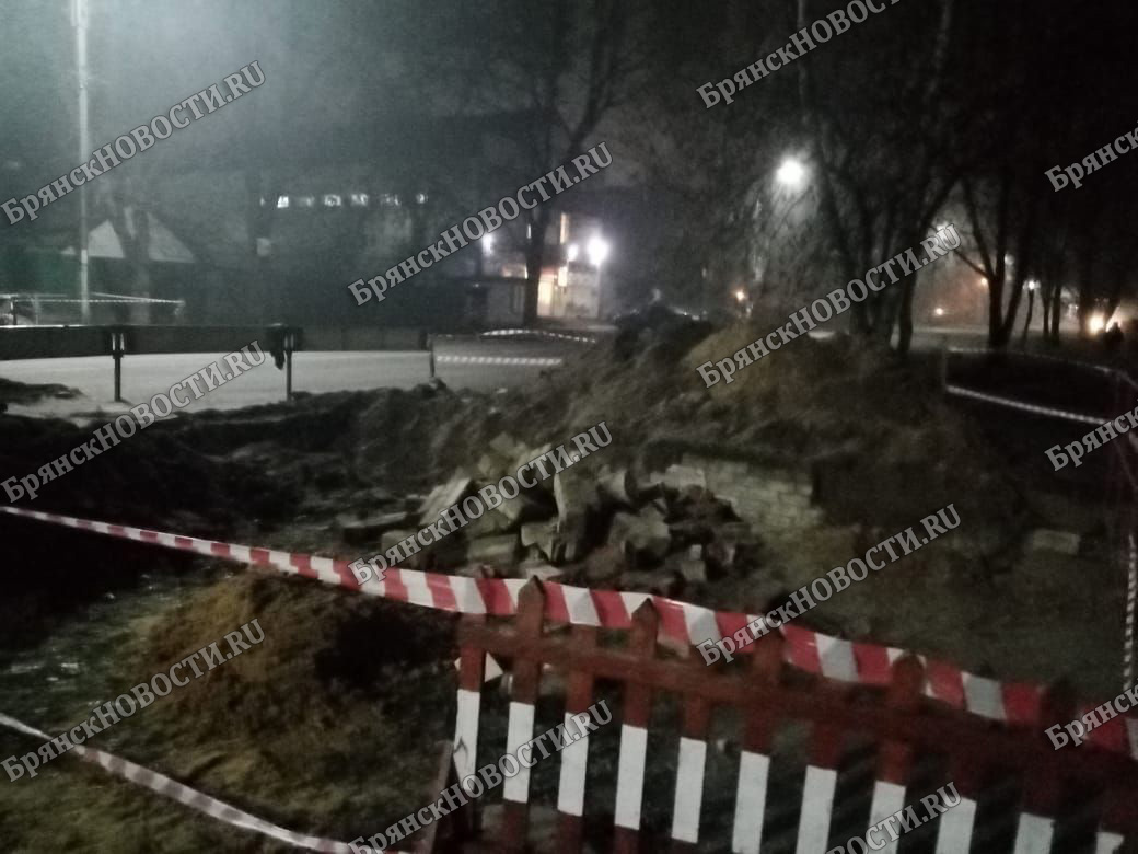 Накануне зимы в Новозыбкове заметили «раскопки» на участке теплотрассы
