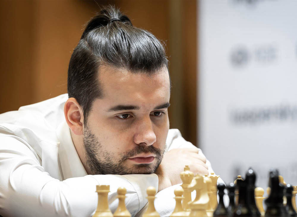 Первый матч за мировую шахматную корону принёс ничью брянскому шахматисту