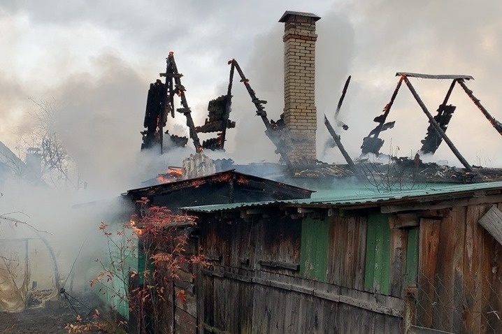 В пожарах в Брянской области погибли 17 человек