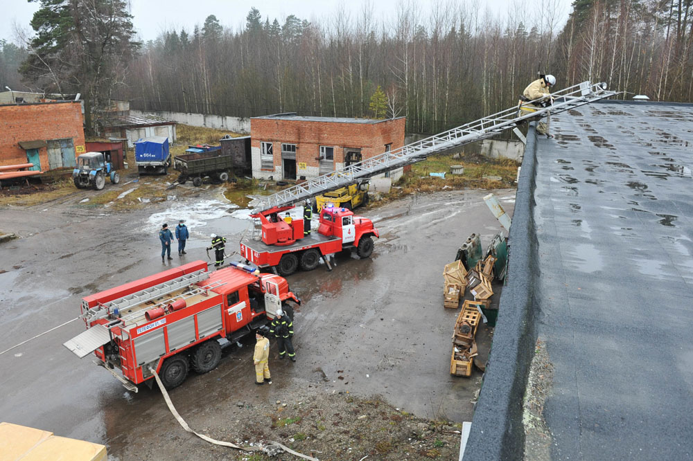 На спасение «Катюши» в Брянской области были направлены 64 пожарных-спасателя