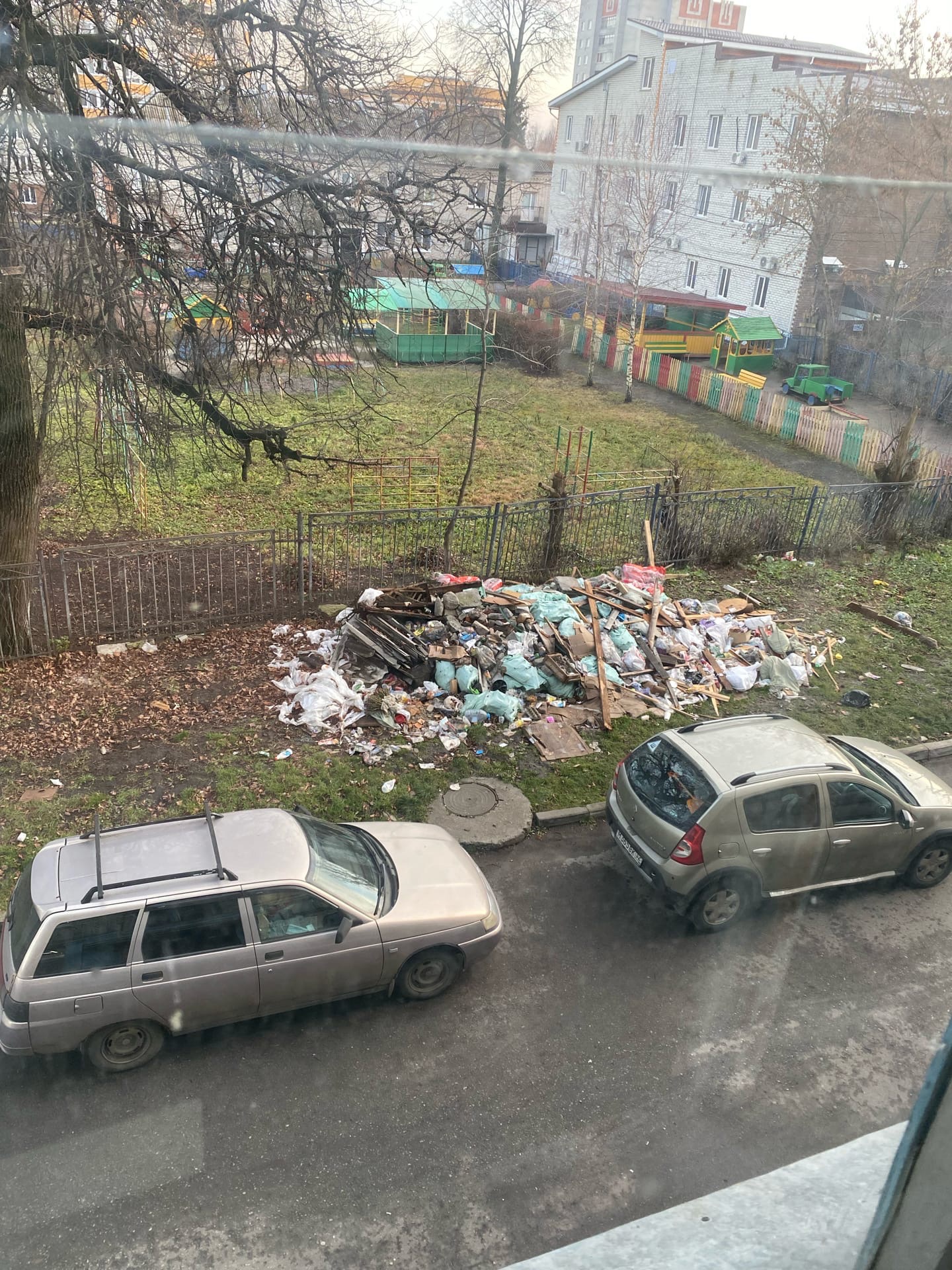 Жители Брянска показали самый ужасный двор Советского района