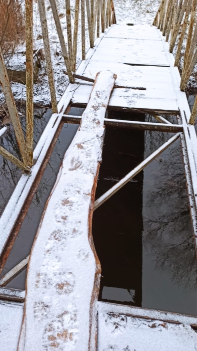 В Клинцах полностью сгнил мост через реку Московка
