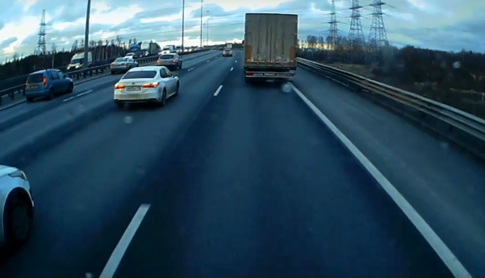 Водителей грузовиков из Брянской области предупредили об автоподставах