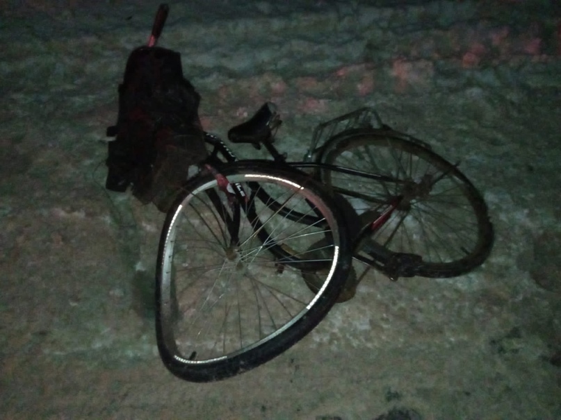 На заснеженной дороге в Трубчевском районе насмерть сбита велосипедистка