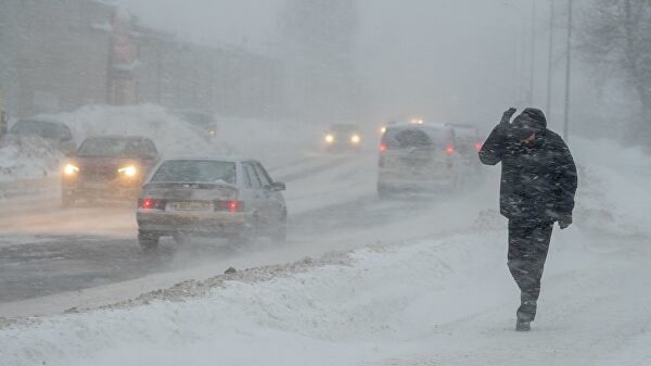 Из-за «нелетной» погоды жителям Брянской области предложили оставить свои авто в гараже