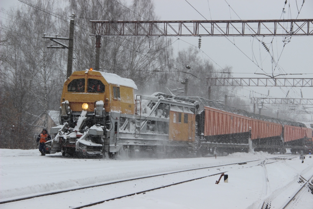 Из-за снегопада в Брянской области железнодорожники перешли на усиленный режим работы